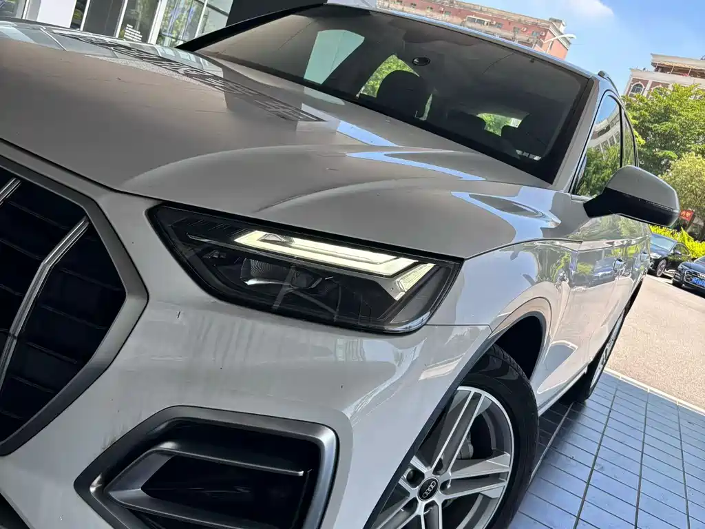 Audi Q5L 2023 — фото 12