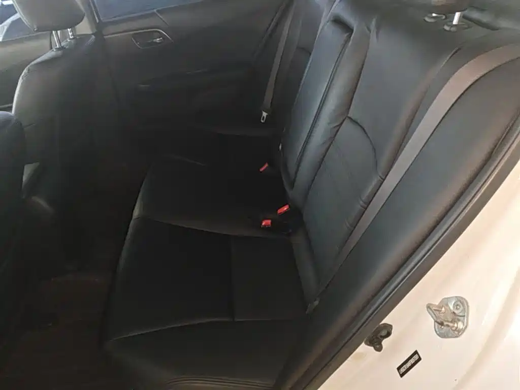 Honda Accord 2015 — фото 17