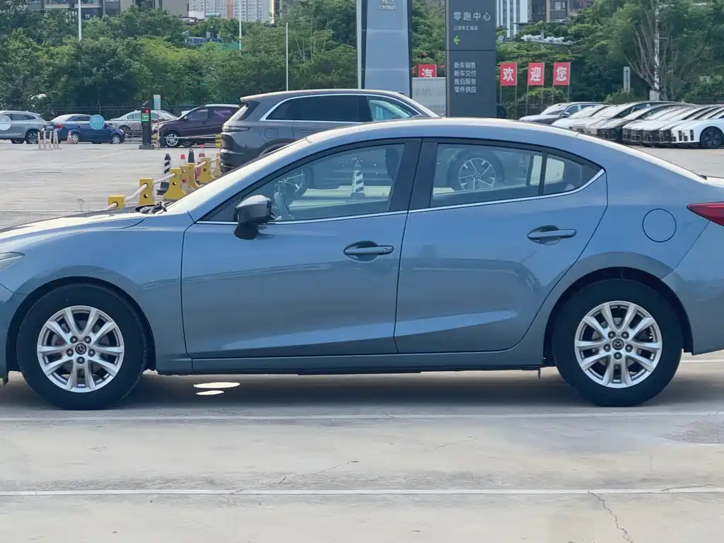 Mazda 3 Axela 2016 — фото 4