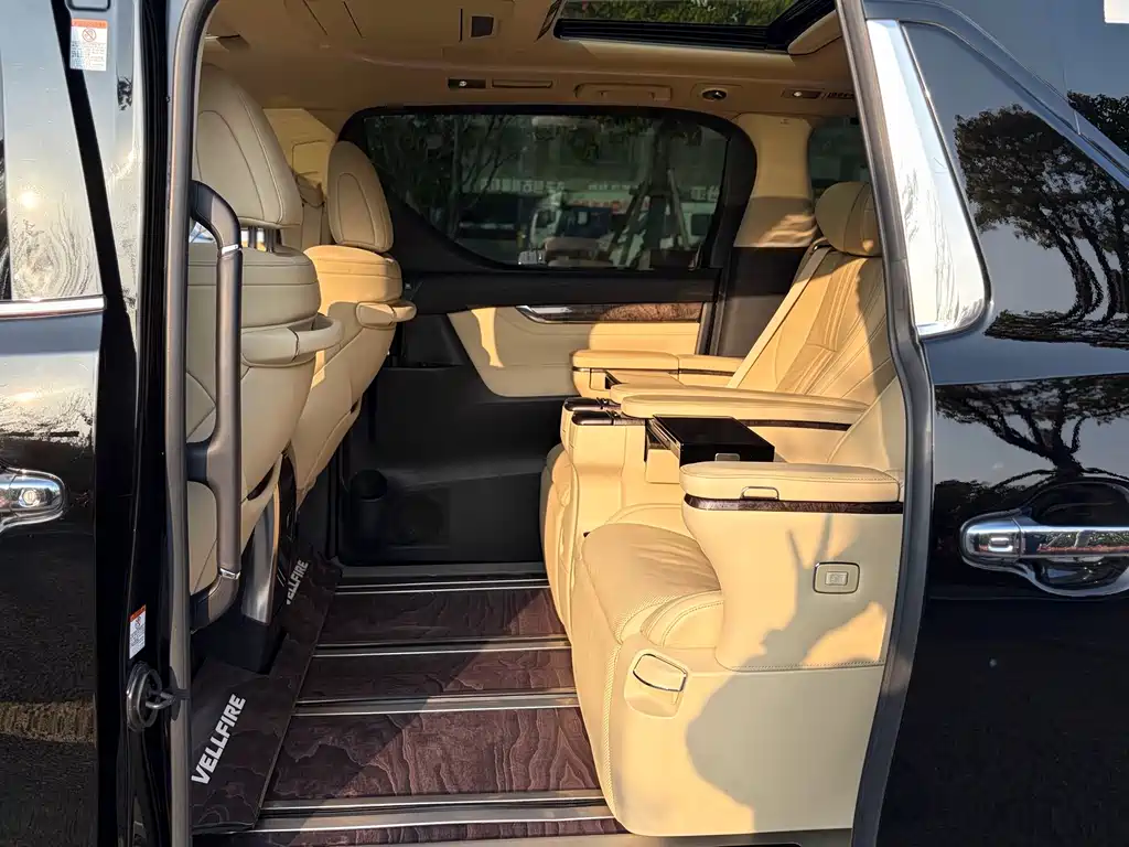 Toyota Vellfire 2021 — фото 12