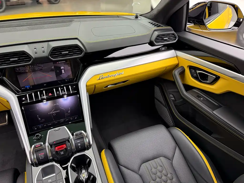 Lamborghini Urus 2023 — фото 13