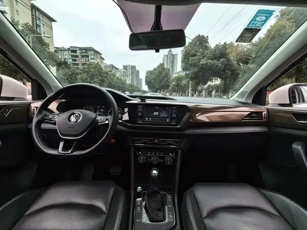 Volkswagen Tharu 2020