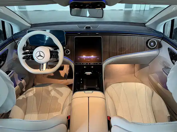 Mercedes-Benz EQE 2025