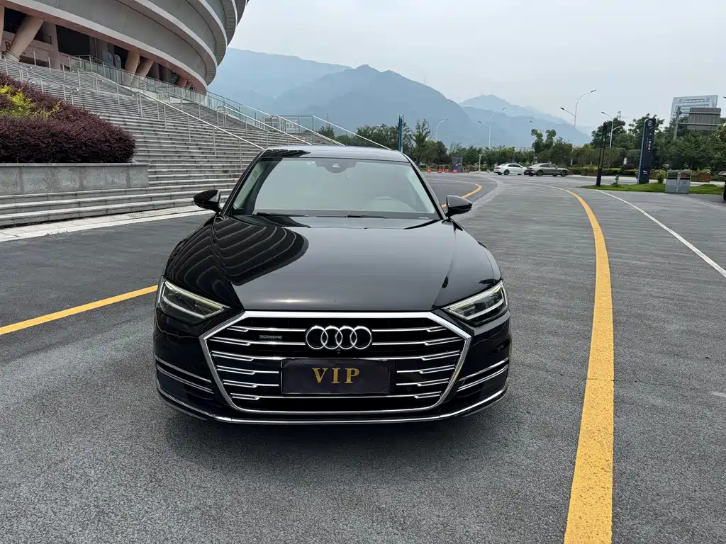 Audi A8 2018 — фото 2
