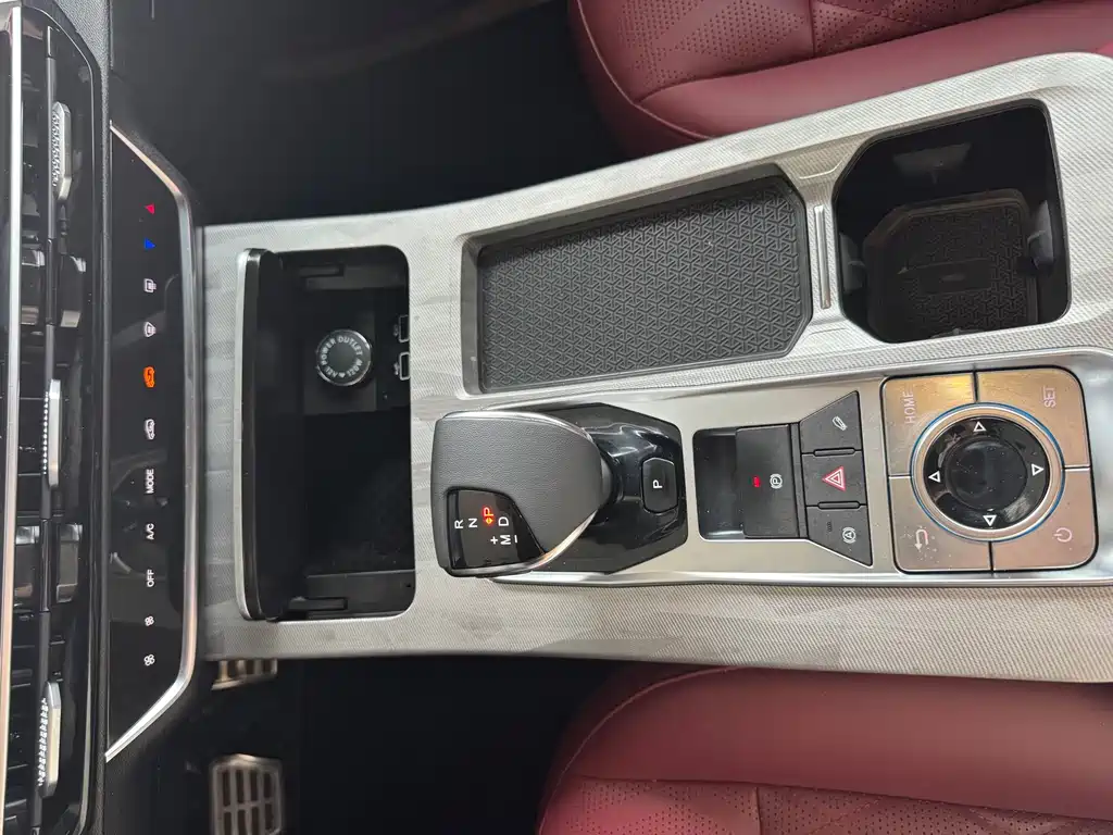 Jetour X70 PLUS 2024 — фото 12