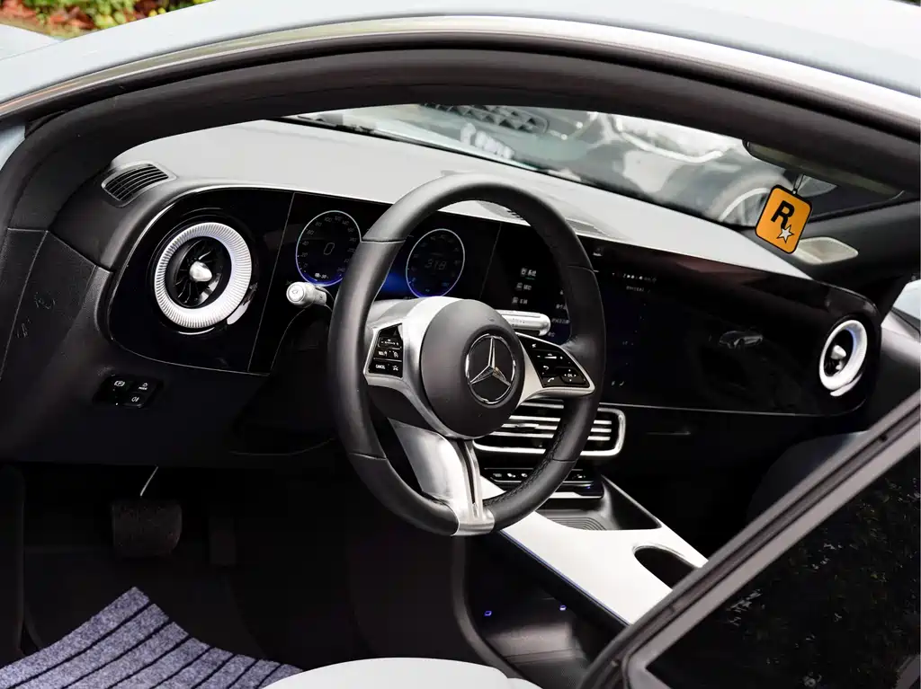 Mercedes-Benz CLA EV 2025 — фото 11