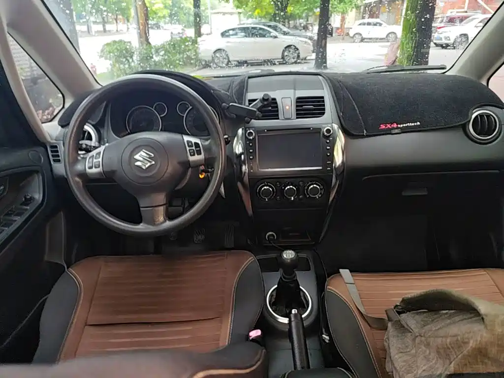 Suzuki SX4 2014 — фото 10