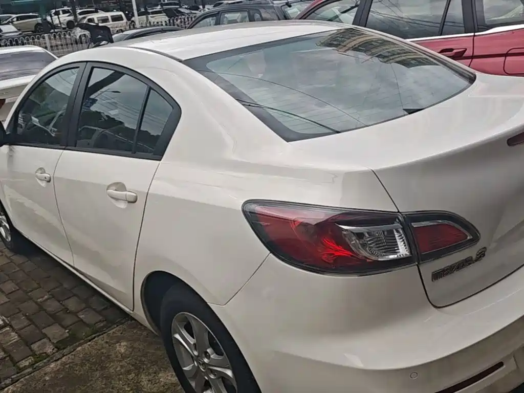 Mazda 3 Xingcheng 2015 — фото 5