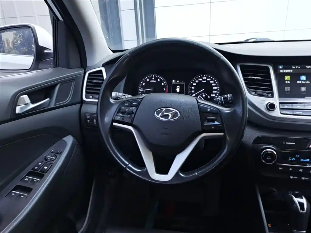 Hyundai Tucson 2017 — фото 17