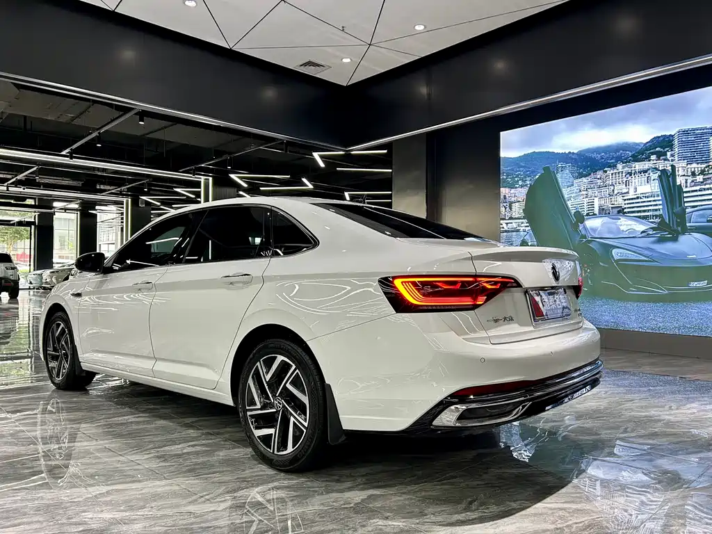 Volkswagen Sagitar 2022