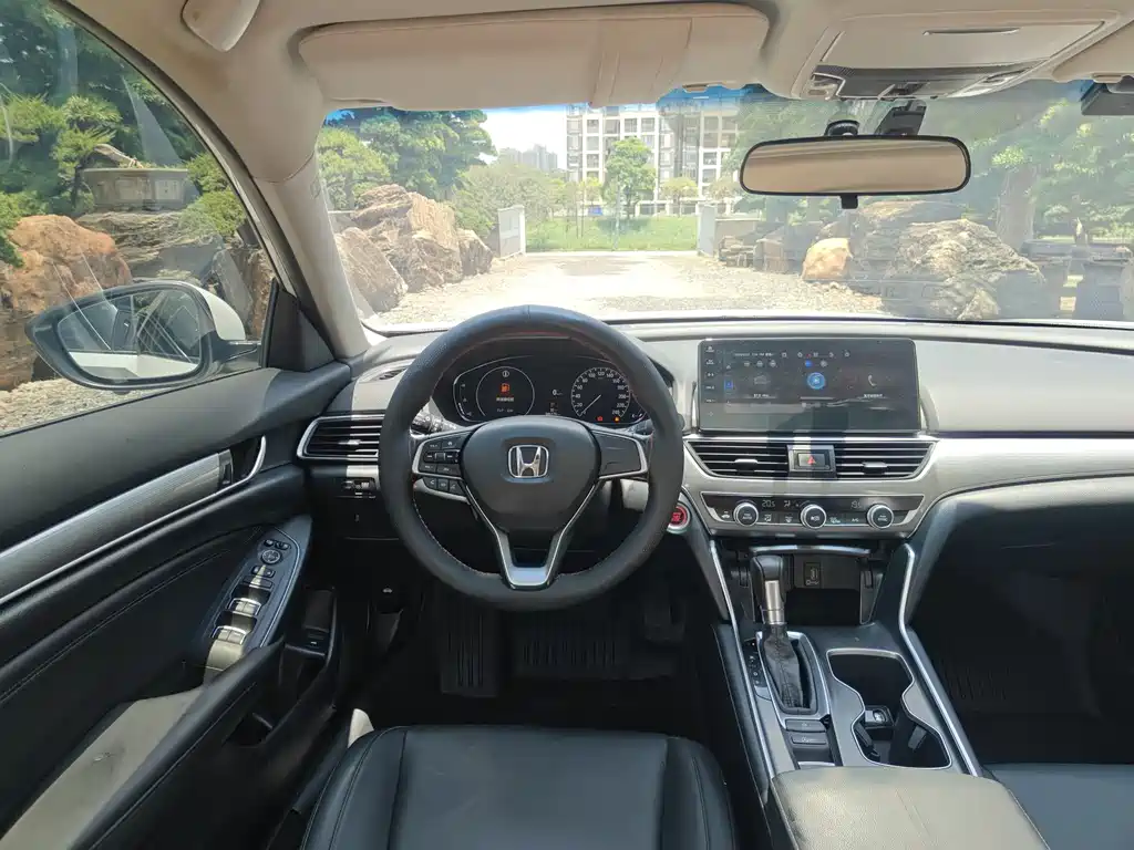 Honda Accord 2022 — фото 11