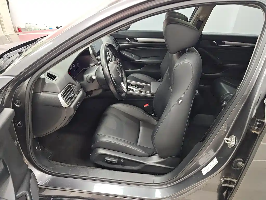 Honda Accord 2020 — фото 8