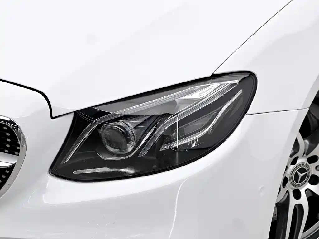 Mercedes-Benz E-Class 2017 — фото 15