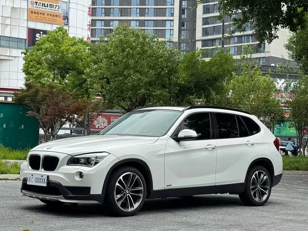BMW X1 2015 — фото 1