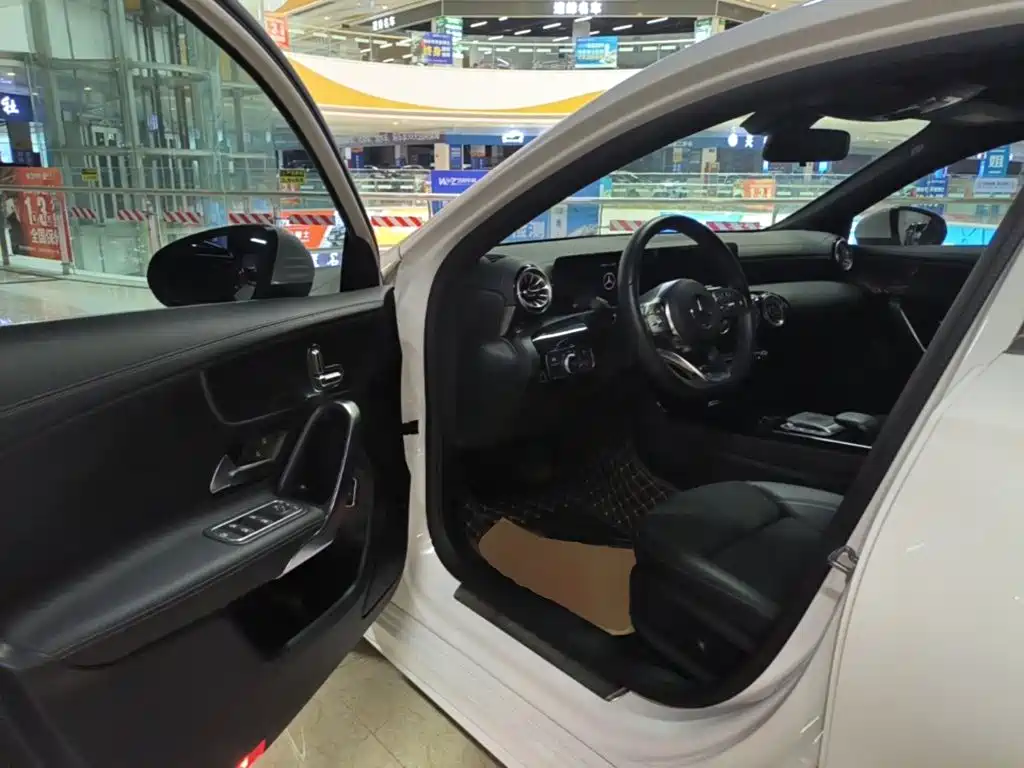 Mercedes-Benz A-Class 2022 — фото 16