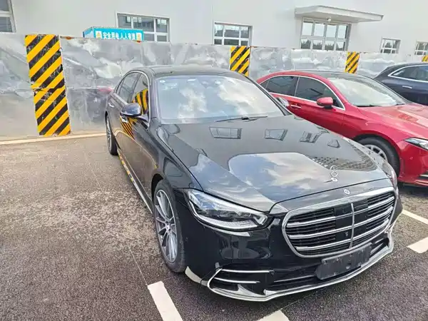 Mercedes-Benz S-Class 2024