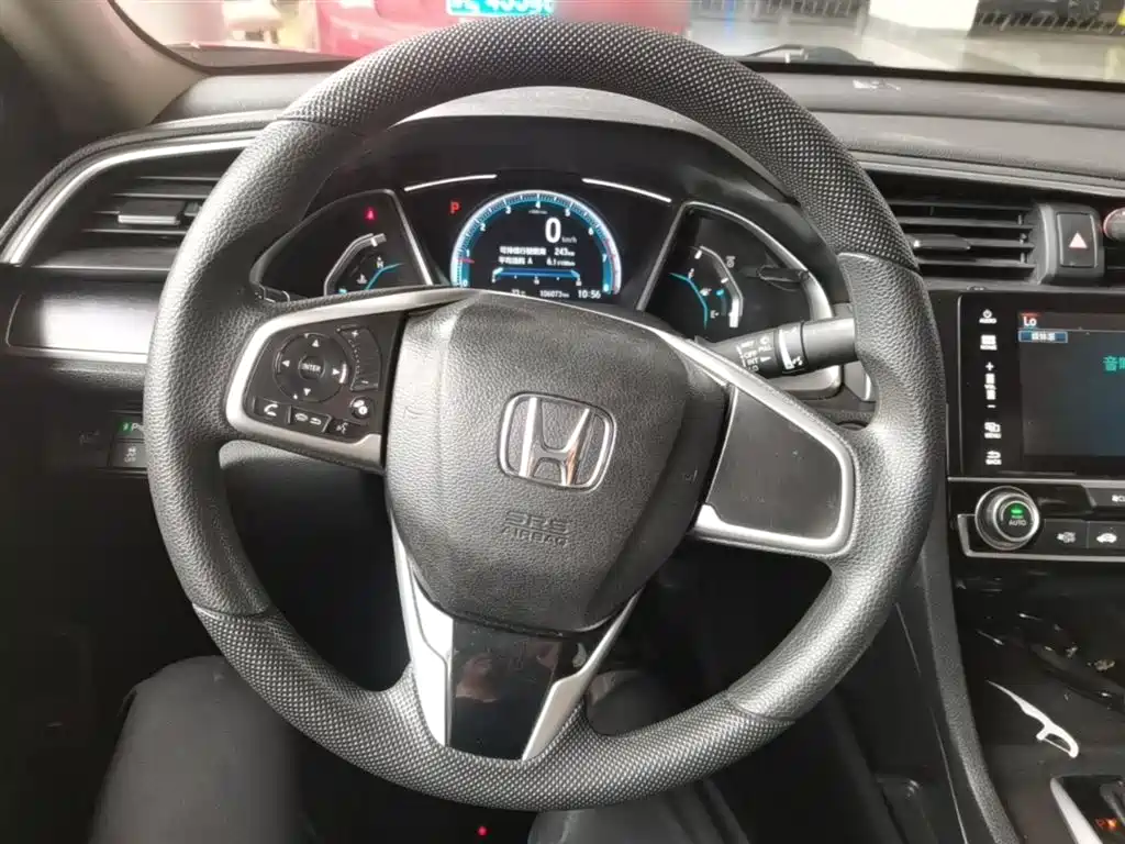 Honda Civic 2018 — фото 11