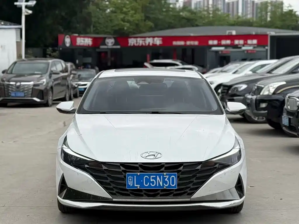 Hyundai Elantra 2022 — фото 2