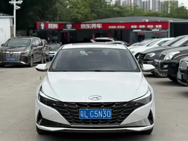 Hyundai Elantra 2021