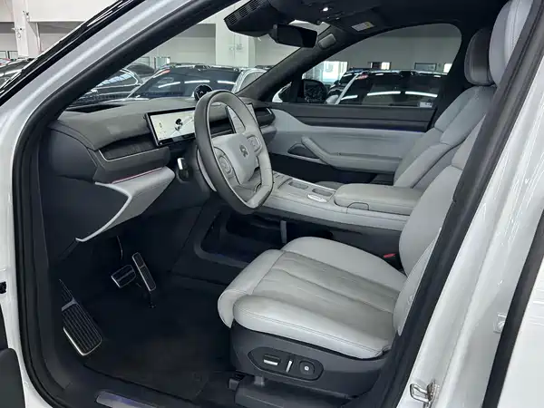 NIO ES8 2023