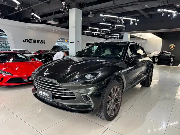 Aston Martin DBX 2025