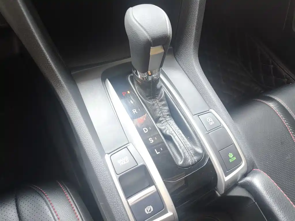 Honda Civic 2018 — фото 15