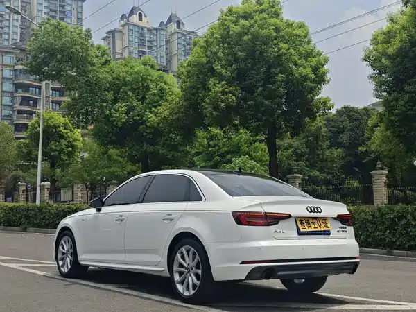 Audi A4L 2018