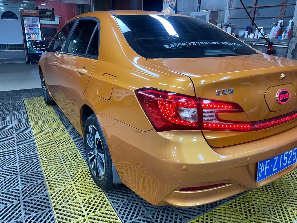 BYD Qin NEV 2015 — фото 42