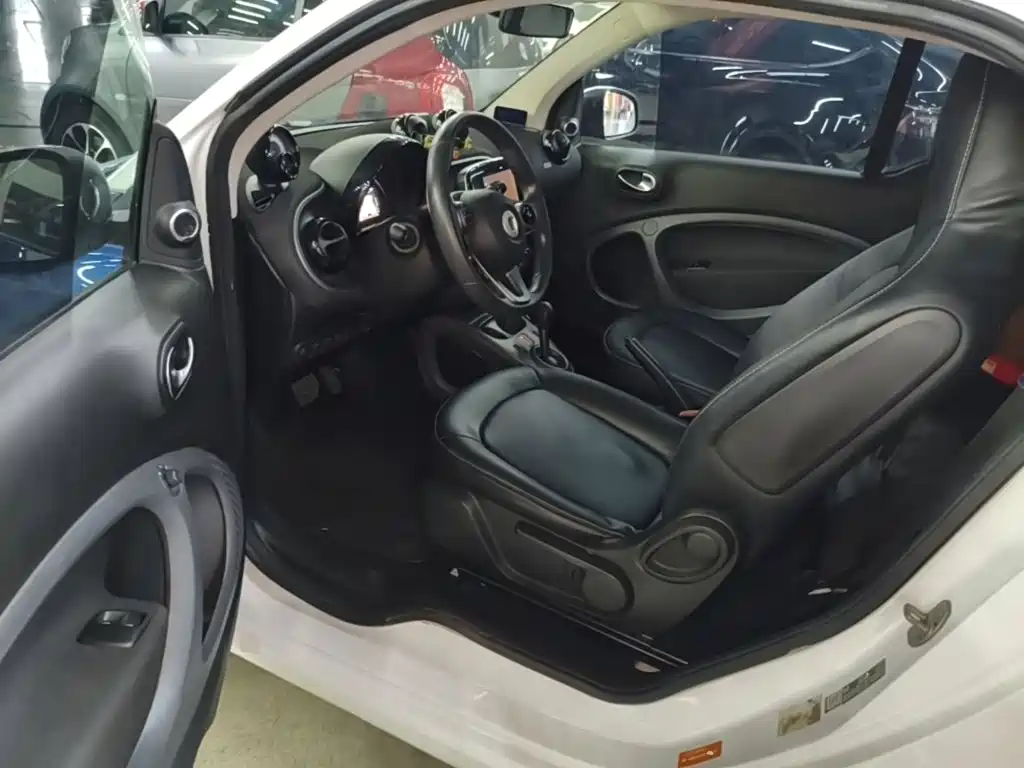 smart fortwo 2018 — фото 16
