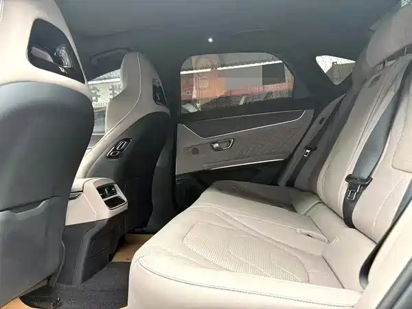 BYD Han 2024