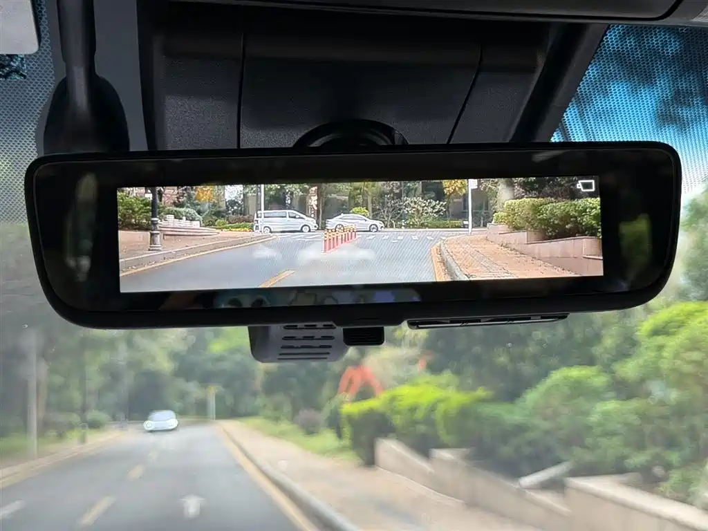 Toyota Alphard 2019 — фото 17