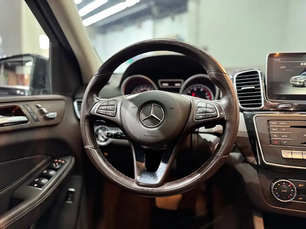 Mercedes-Benz GLE 2016 — фото 10