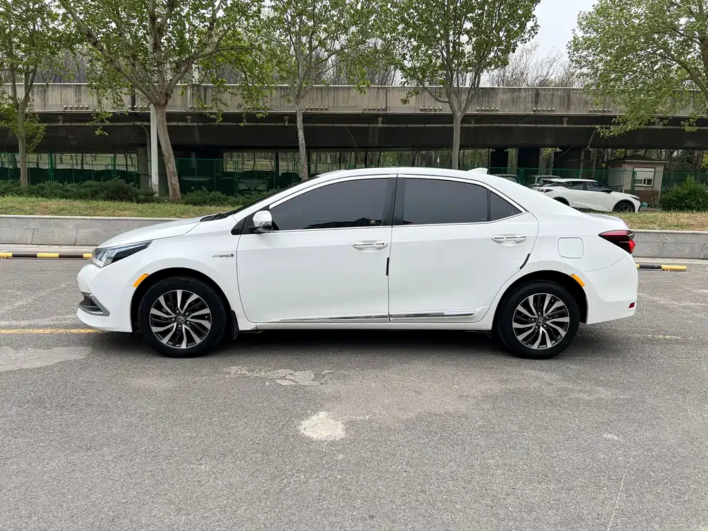 Toyota Corolla 2019 — фото 11