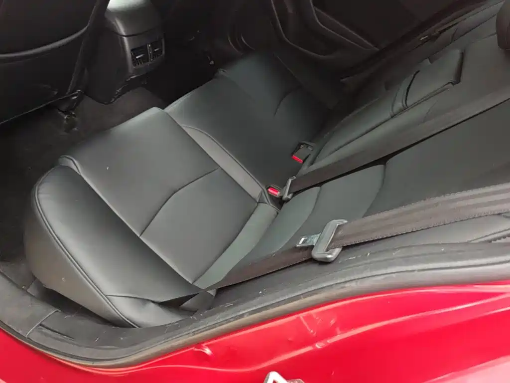 Mazda 3 Axela 2018 — фото 17