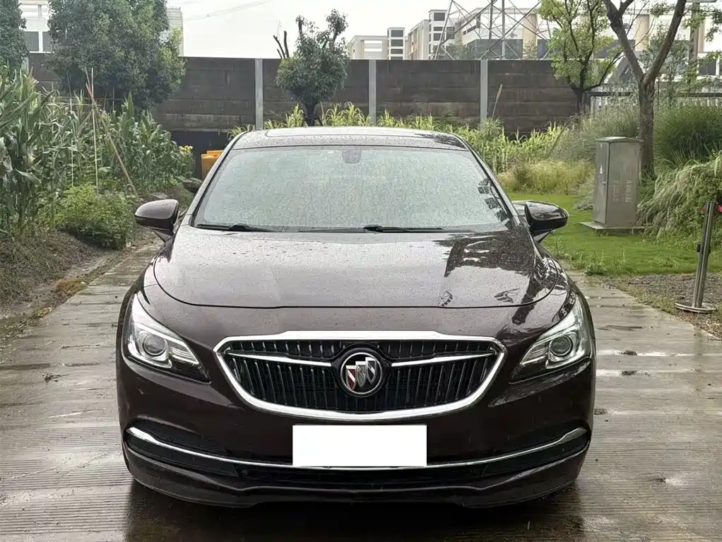 Buick LaCrosse 2017 — фото 2