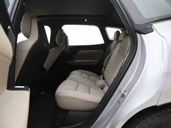 Volvo XC70 Plug-In Hybrid 2025