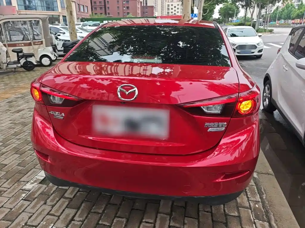 Mazda 3 Axela 2018 — фото 6