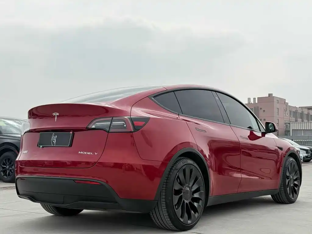 Tesla Model Y 2023 — фото 9
