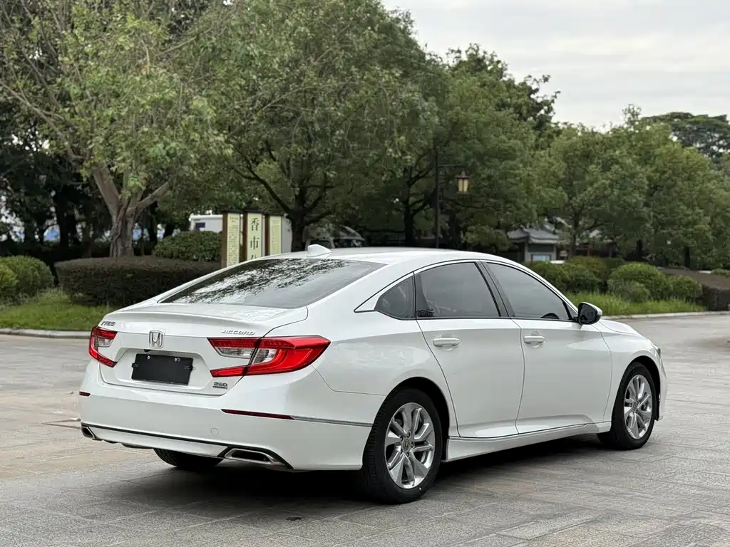 Honda Accord 2019 — фото 7