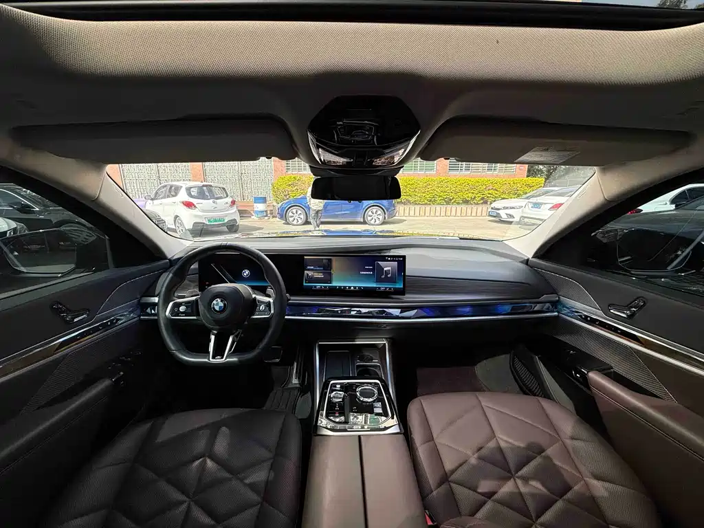 BMW 7 Series 2023 — фото 17