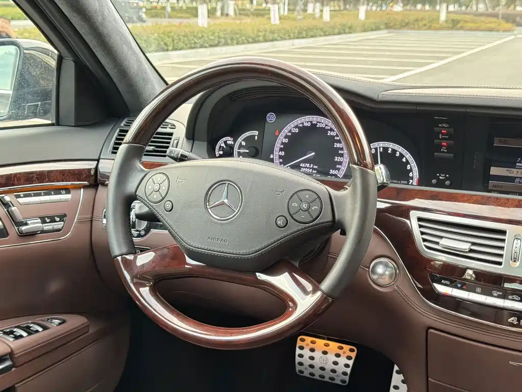Mercedes-Benz G-Class 2017 — фото 10