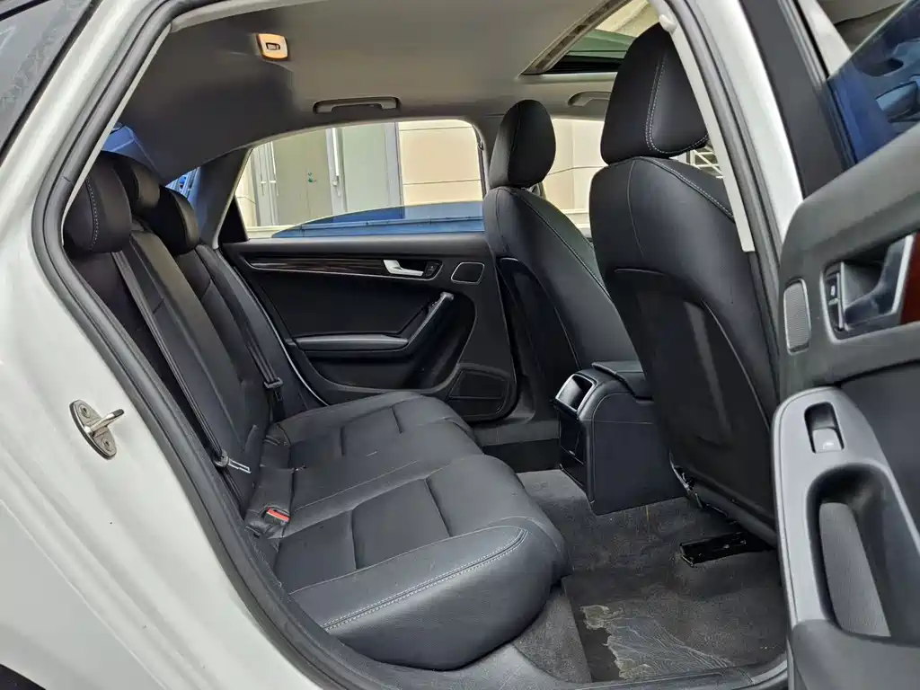 Audi A4L 2011