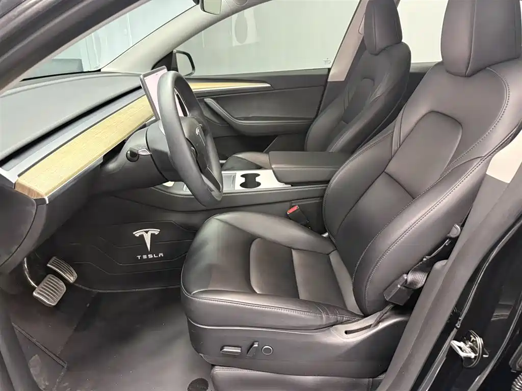 Tesla Model Y 2023 — фото 12