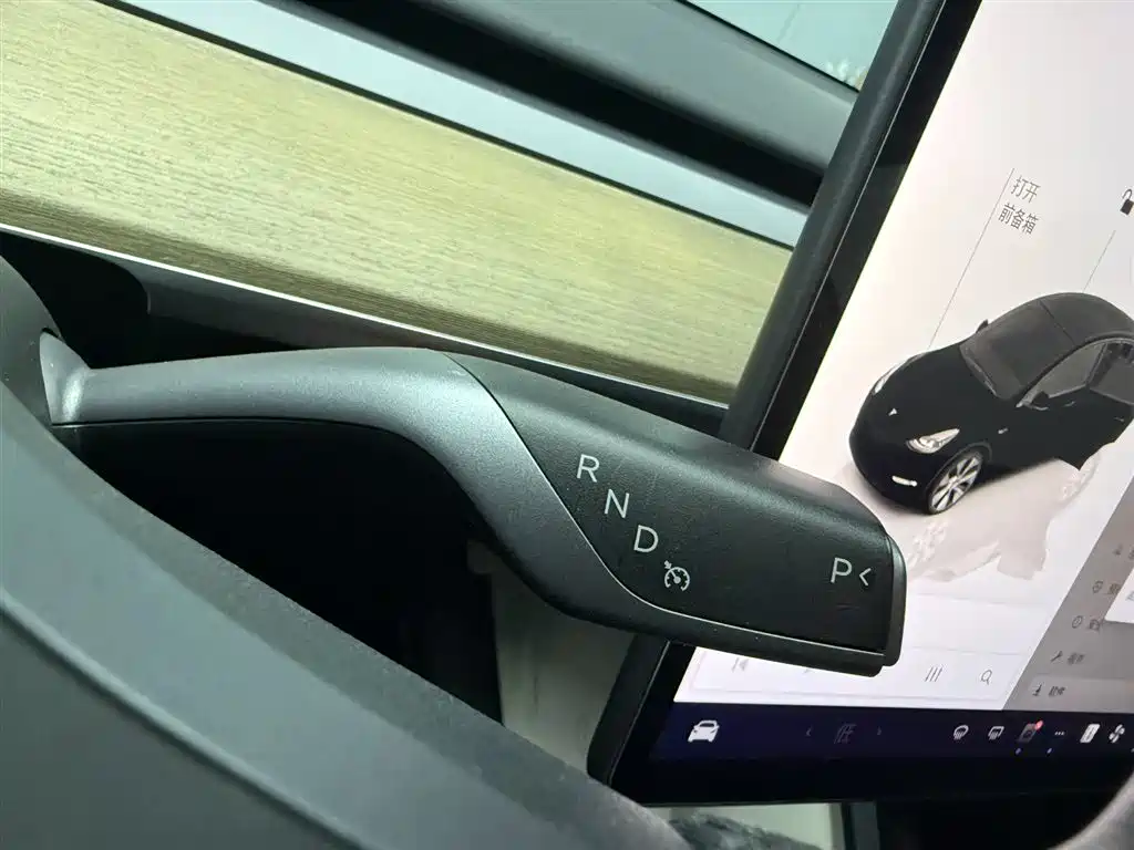 Tesla Model Y 2023 — фото 16
