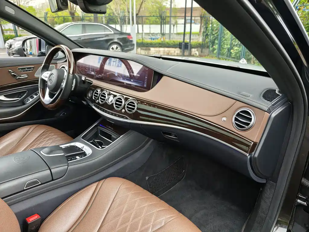 Mercedes-Benz Maybach S-Class 2019 — фото 12