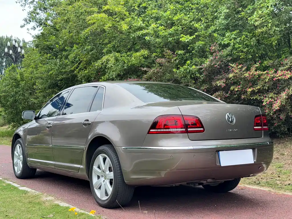 Volkswagen Phaeton 2015 — фото 4