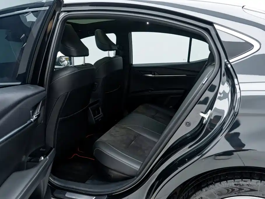 Toyota Camry 2025 — фото 18