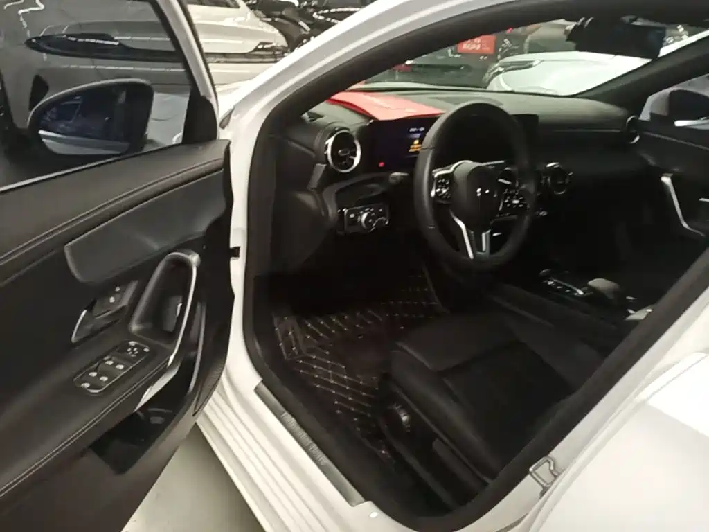 Mercedes-Benz A-Class 2021 — фото 16