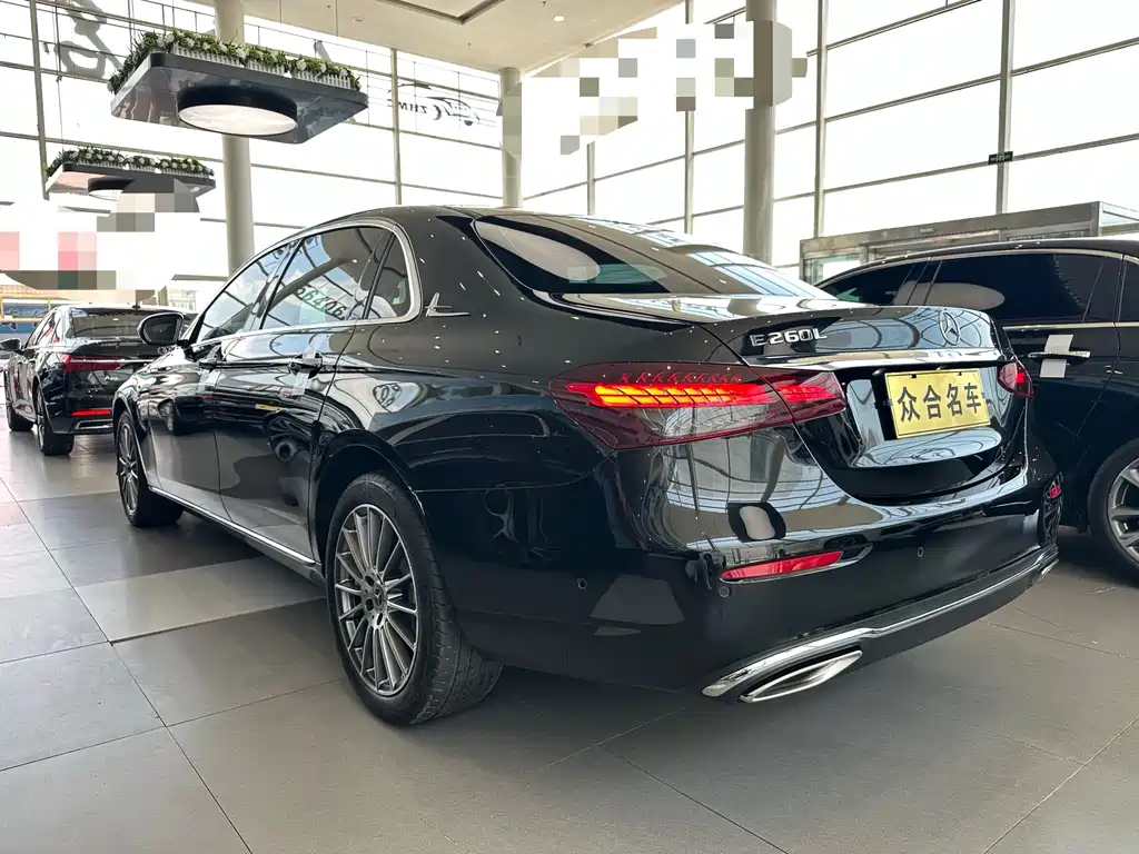 Mercedes-Benz E-Class 2023 — фото 4