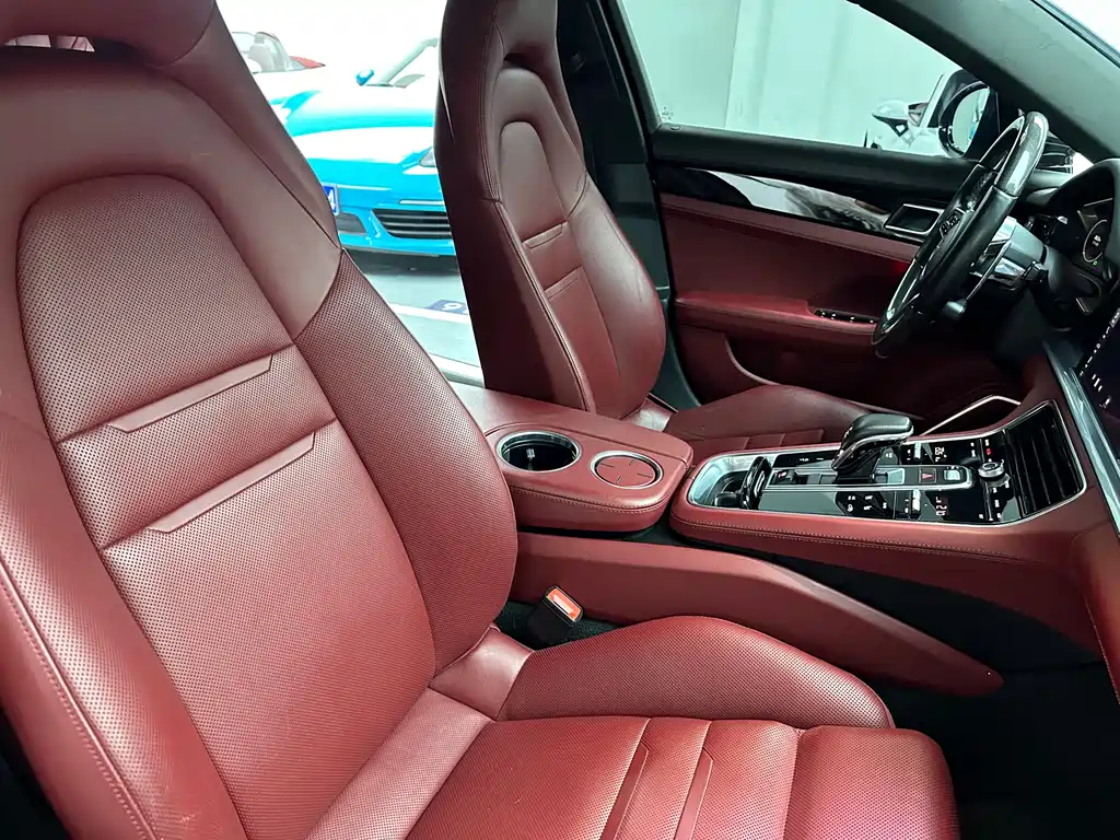 Porsche Panamera 2019 — фото 19